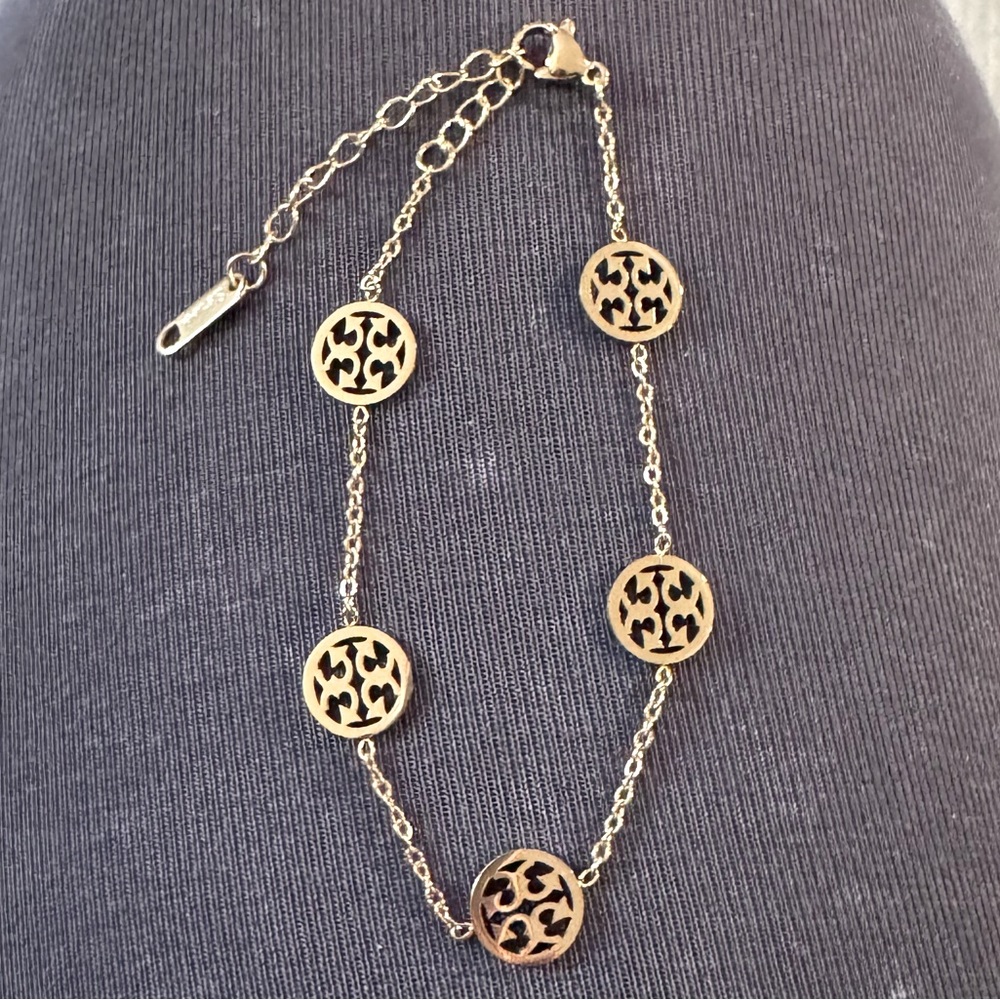 Beautiful Gold Bracelet with Filigree Discs